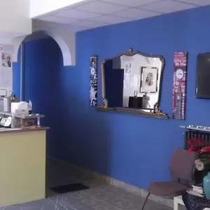 Pensión Minas, Milán